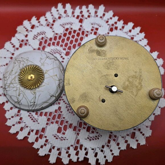 Vtg Aluminum Round Vanity Powder Music Box Gold Spiral On Top - Works MCM - Picture 8 of 8